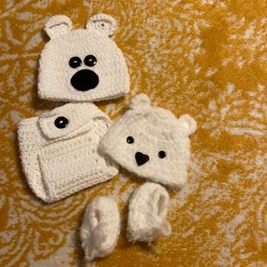 Crochet newborn polar bear and cub photo outfit